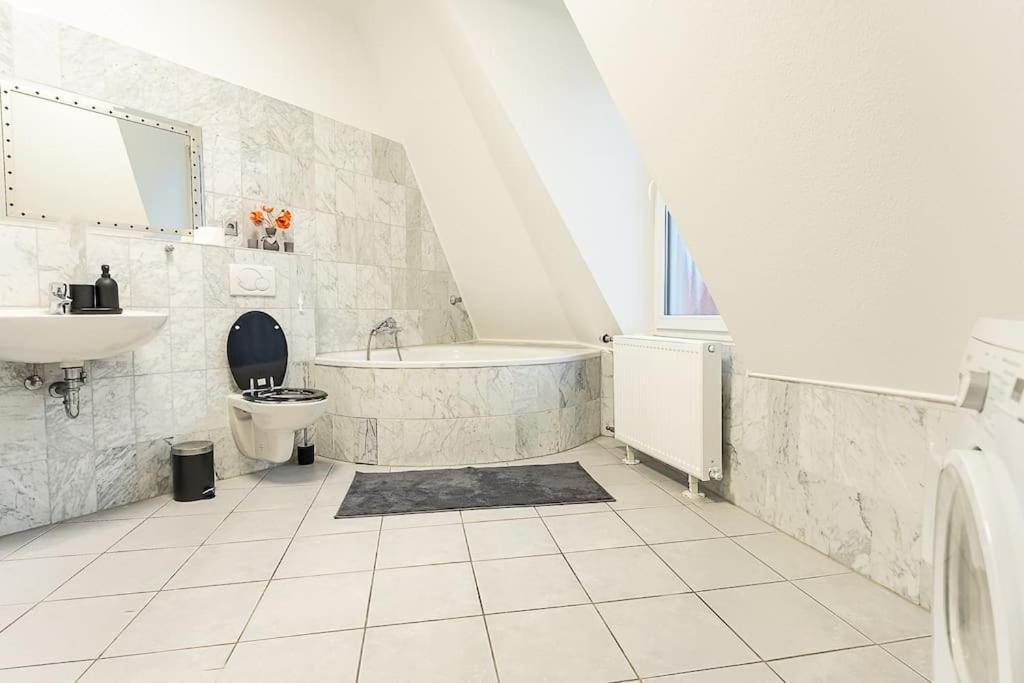Loft Mit Billard-Tisch Und Ps4 Apartamento Wuppertal Exterior foto